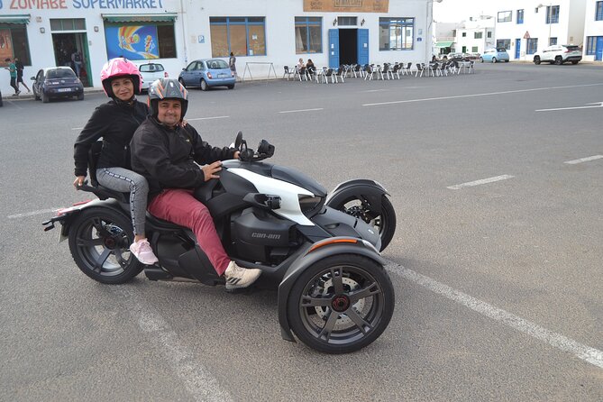 2-Hour Ryker Tour through the North of Lanzarote - Stop 3: Mirador de Ermita de las Nieves over Famara and surfers