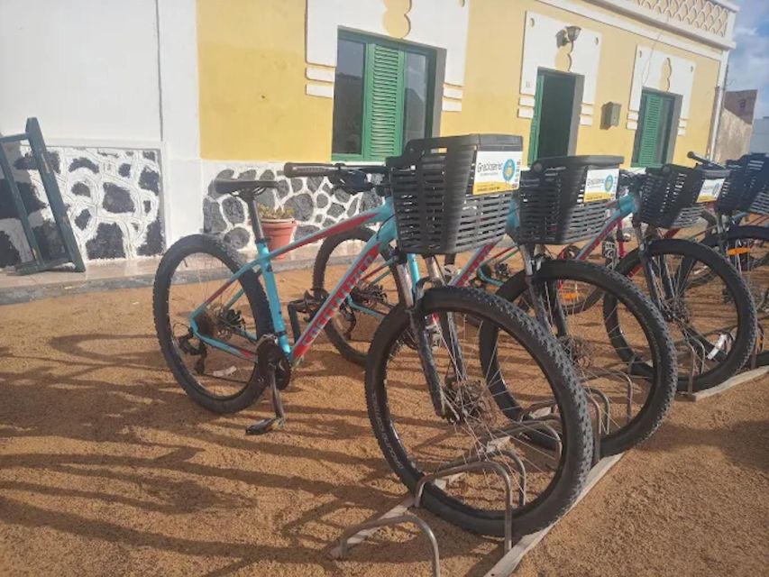 Bike Rental La Graciosa - Playa de Las Conchas: Beach Breaks and Big Views