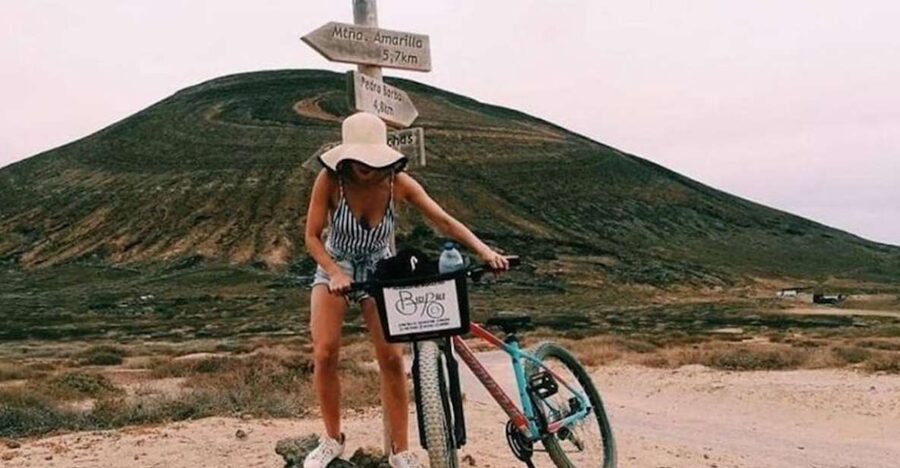 Bike Rental La Graciosa - Playa del Ámbar: A Short Ride, a Worthwhile Pause