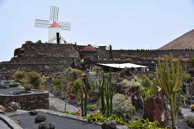 Cesar Manrique Artworks Jameos - Stop 1: Casa Museo del Campesino and the free Monumento al Campesino