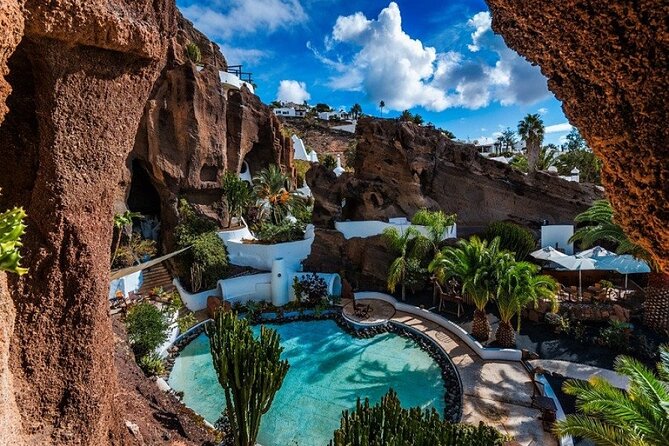 César Manrique: Northern Lanzarote Guided Tour - Monumento al Campesino: pay attention to the island’s working people