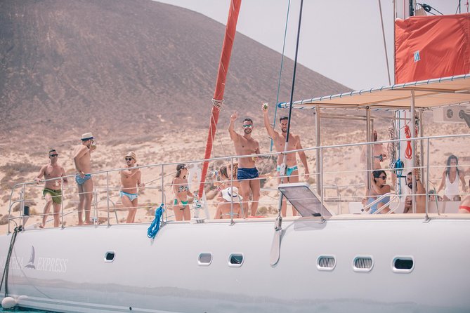Day Sail to La Graciosa - Who this La Graciosa catamaran day sail fits best