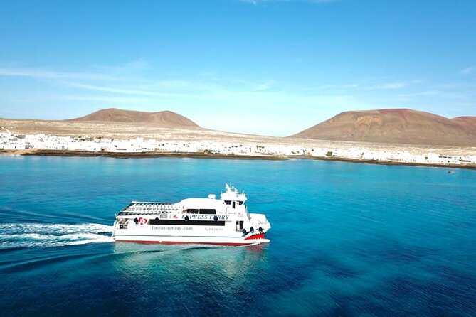 Delights of Northern Lanzarote - Mirador del Río: the cliff stop that turns photos into memories