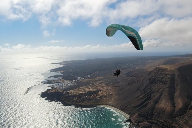 DISCOVERY FLIGHT tandem paragliding Lanzarote with pro pilot - From Teguise to Takeoff: How the 1.5 Hours Usually Break Down