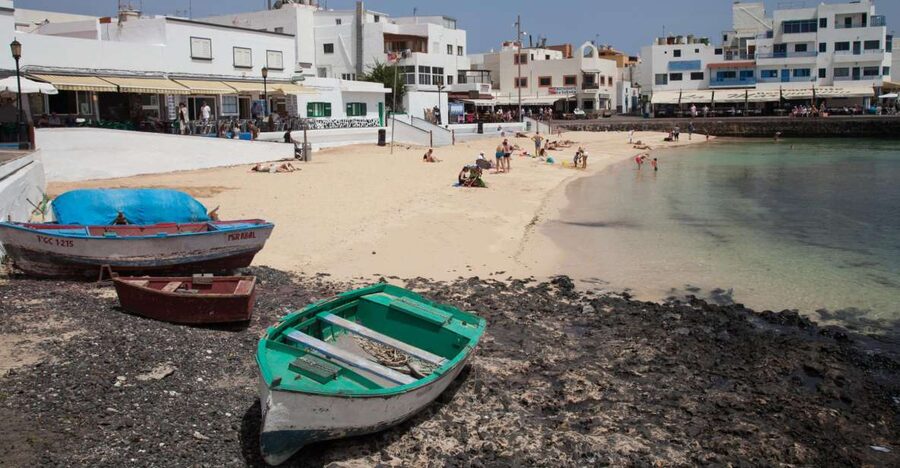 From Lanzarote: Day Trip to Fuerteventura and Corralejo - Lanzarote to Corralejo: fast ferry, calm logistics