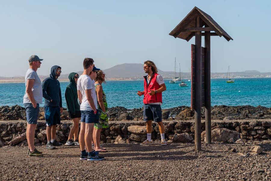 From Lanzarote: Lobos Island and Fuerteventura Day Cruise - Lobos Island’s volcanic sights: El Río and Montaña de la Caldera
