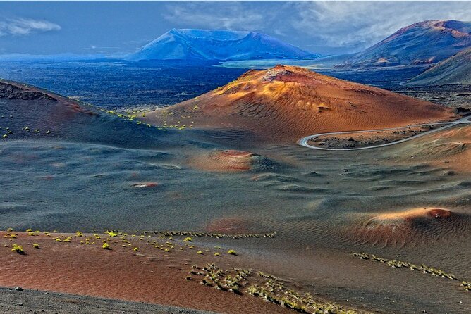 Grand Tour to Timanfaya and Jameos del Agua for cruise passengers - La Geria vineyards: wine tasting in volcanic ash terrain