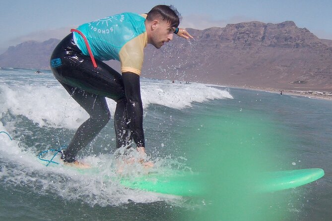 Group and private surf classes with a Certified Instructor in Lanzarote - Meeting point at 11:00 am: logistics that affect your day