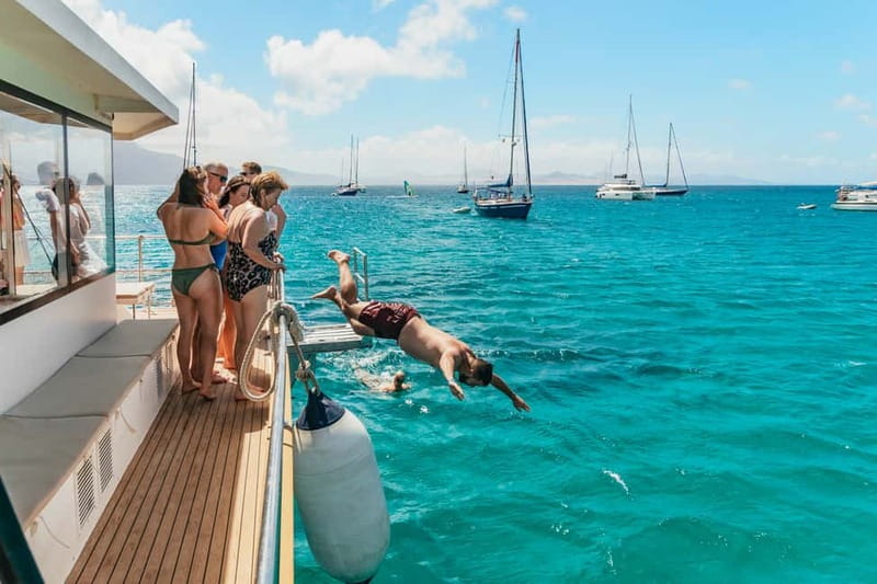La Graciosa: Island Cruise with Lunch and Water Activities - From pickup to catamaran: how the day starts in Lanzarote