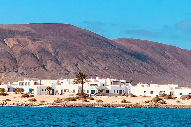 La Graciosa Island Tour for Cruise Passengers from Lanzarote - Why La Graciosa Feels Different Than Lanzarote