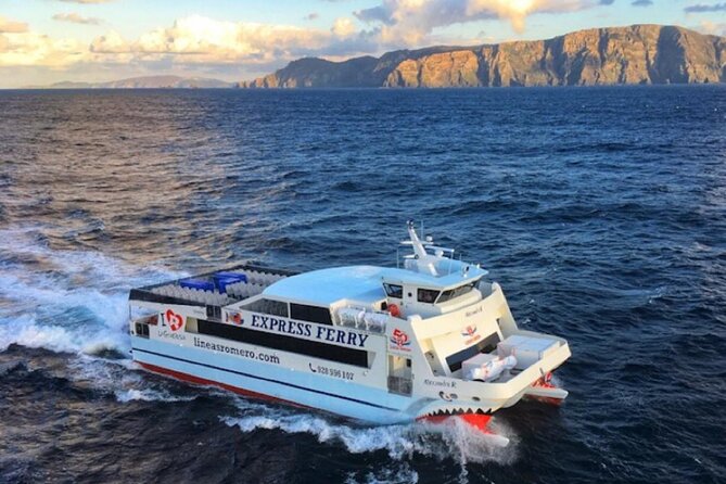 La Graciosa Island Tour for Cruise Passengers from Lanzarote - Caleta de Sebo Village Stroll: Sandy Streets and Simple Stops
