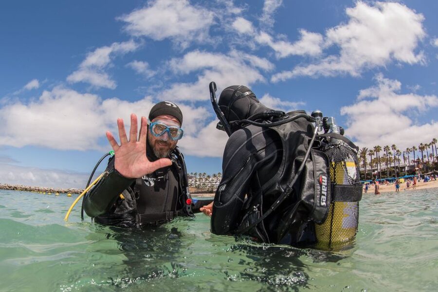 Lanzarote: 2-dive package in Playa Blanca - certified divers - From Playa Blanca pickup to your first briefing