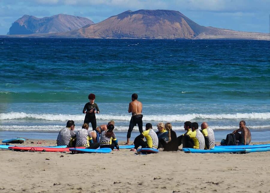 Lanzarote: 2 or 4 Hour Surf Lessons in Famara - Quick Packing Notes and Practical Prep