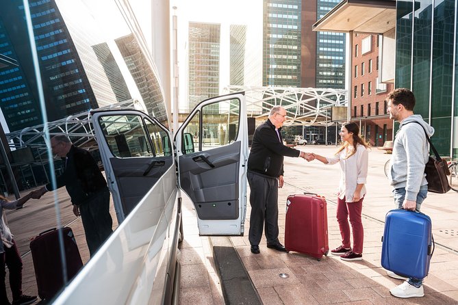 Lanzarote Airport Arrival Transfer (Airport to Puerto del Carmen Hotel) - Who this Lanzarote transfer suits best