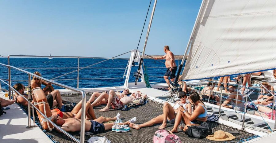 Lanzarote: Day Trip to the Papagayo Beaches by Catamaran - From the first mojito to live sailing commentary