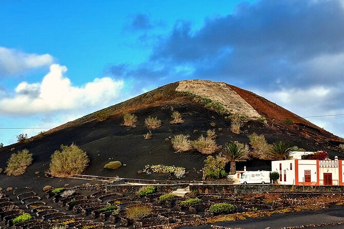 Lanzarote E-Bike Tour: Volcano Craters & Scenic Vineyards - Pickup Options and Meeting Point Flexibility