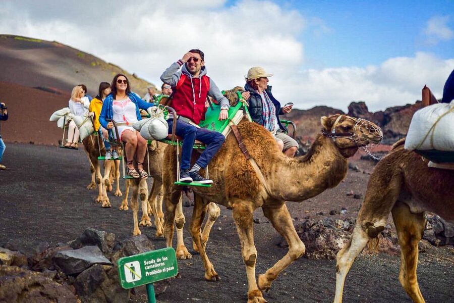 Lanzarote: Full-Day Island Highlights Tour - The Mirador del Charco de los Clicos viewpoint and the end of the loop