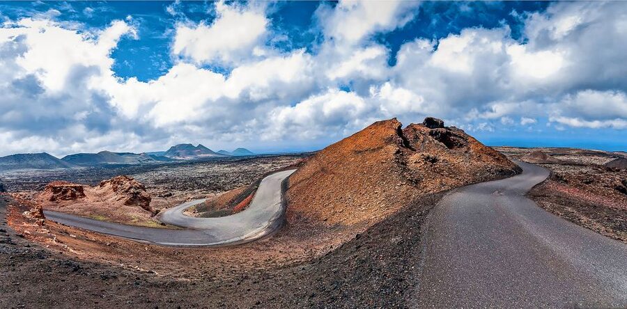Lanzarote: Full-Day Island Highlights Tour - Pickup, bus comfort, and how to not lose time