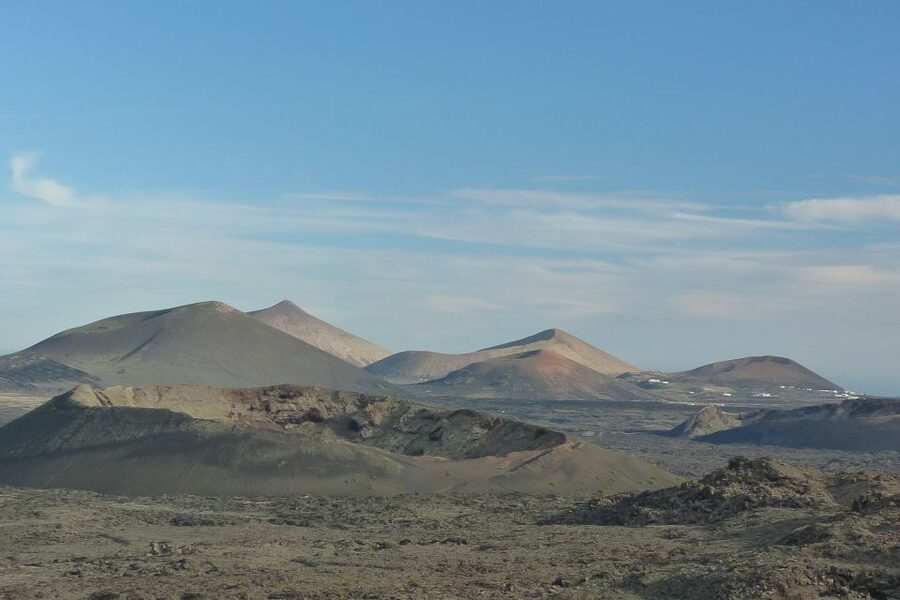 Lanzarote: Guided Volcano Hike with Transfers - A guided Lanzarote volcano hike that teaches while you walk