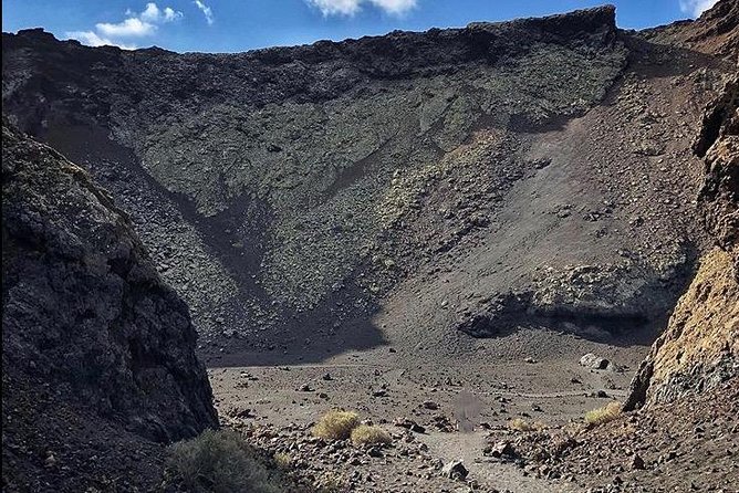 Lanzarote Highlights. Private Tour with Pickup (price per vehicle, not p.p.) - Stop 2: Volcán El Cuervo crater walk (easy effort, big scenery)