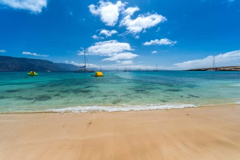 Lanzarote: La Graciosa Complete Jeep Tour with Beach Time - The Jeep ride factor: comfort, safety, and what to wear