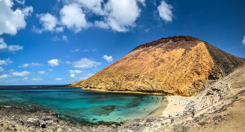 Lanzarote: La Graciosa Complete Jeep Tour with Beach Time - Who should book this La Graciosa Jeep tour (and who shouldn’t)