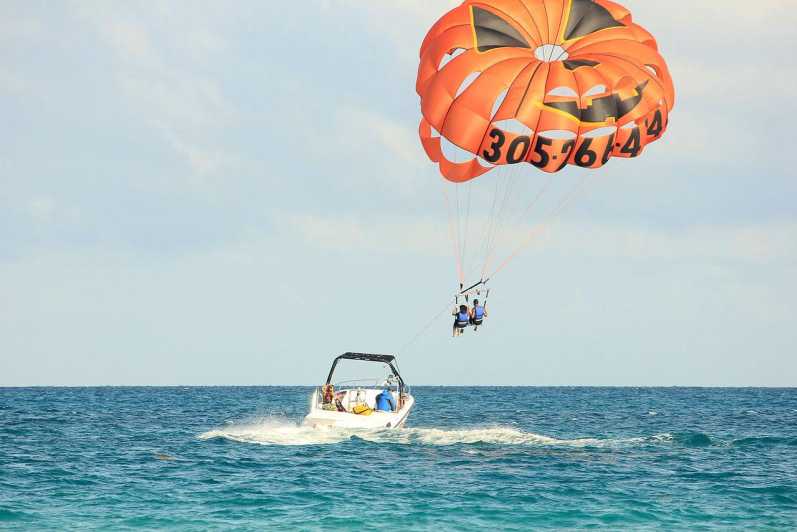 Lanzarote: Parasailing Adventure in Puerto del Carmen - Key things that make this parasailing stand out