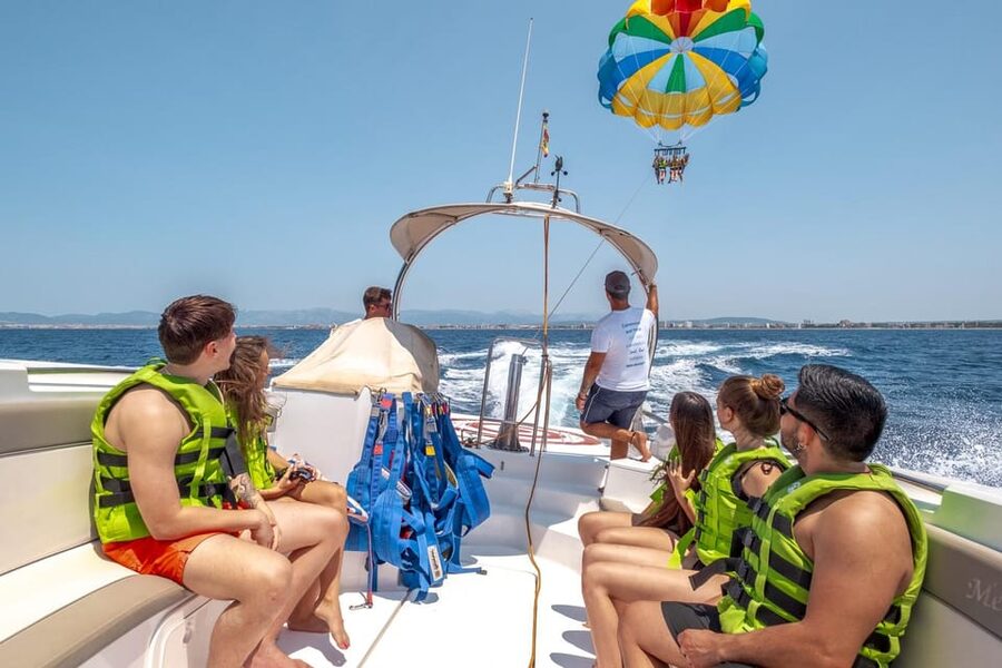 Lanzarote: Parasailing Adventure in Puerto del Carmen - On the boat: harness, life jacket, and the calm before lift-off