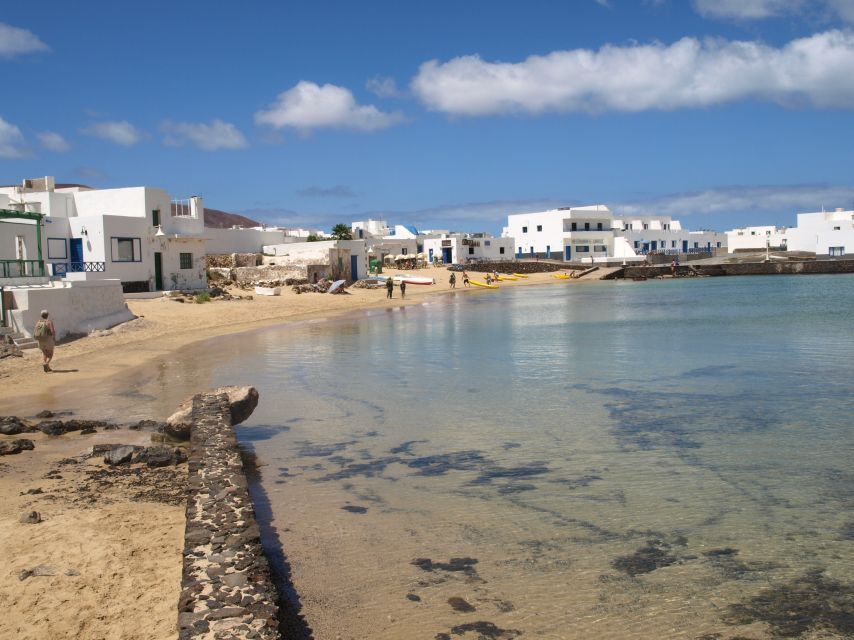 Lanzarote: Return Ferry to La Graciosa with Bus Pickup - Should you book this return ferry to La Graciosa?