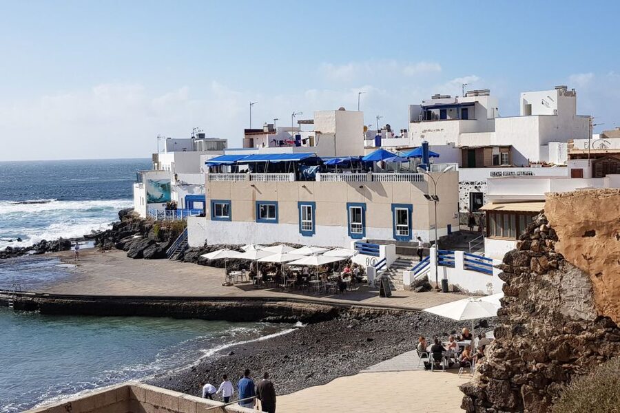 Lanzarote: Return or 1-Way Ferry to Fuerteventura with Wifi - Your Fuerteventura self-guided day: dunes, beaches, and water-sport energy