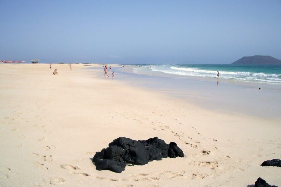 Lanzarote: Return or 1-Way Ferry to Fuerteventura with Wifi - Should you book the Lanzarote to Fuerteventura ferry with Wi‑Fi?