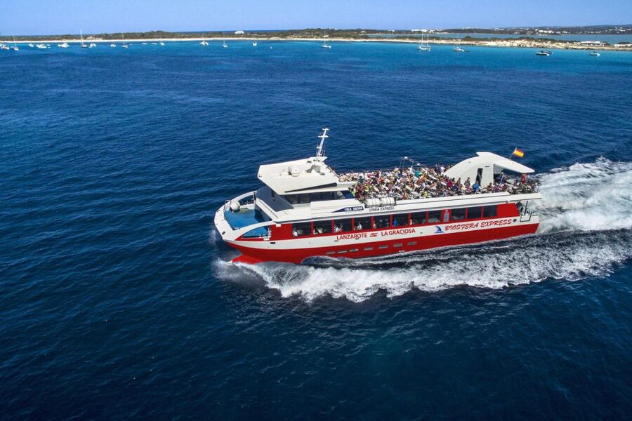 Lanzarote: Roundtrip Ferry Transfer to La Graciosa - Why La Graciosa from Órzola feels easy