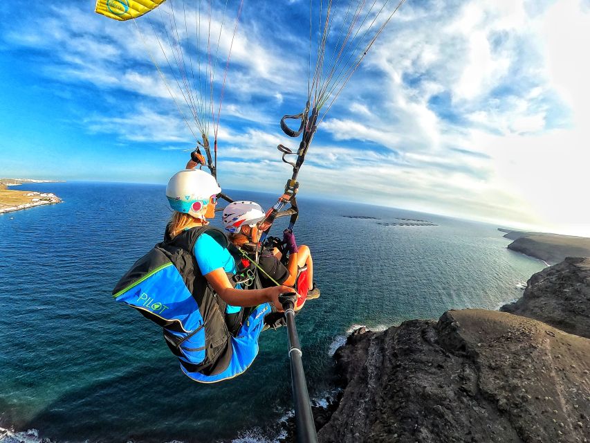 Lanzarote: Tandem Paragliding - Smooth landing back at Tenesar: the moment that decides if you’d do it again