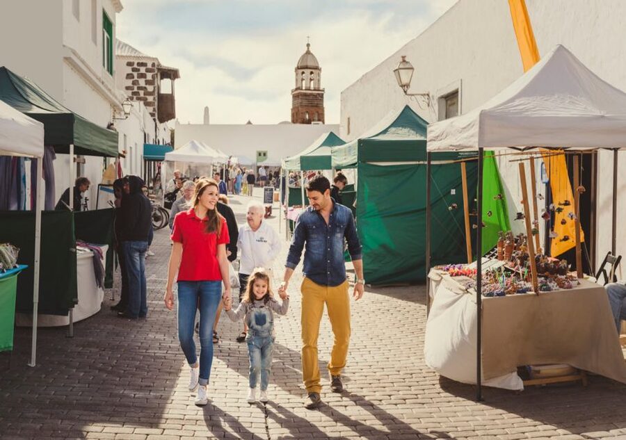 Lanzarote: Teguise Handicraft Market and La Graciosa Island - Should you book: my take