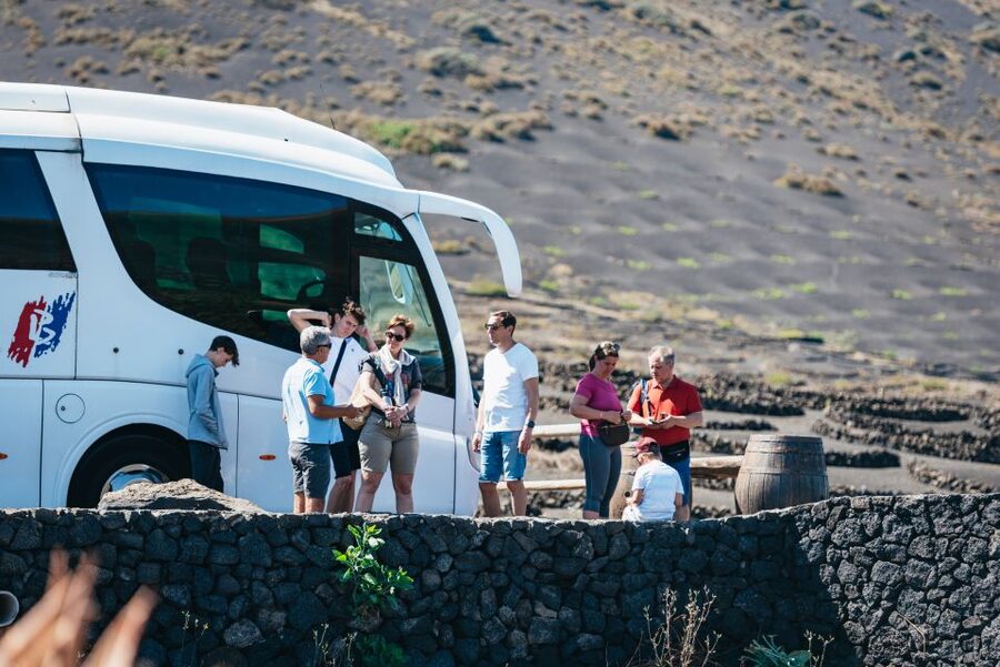 Lanzarote: Timanfaya National Park & La Geria Tour - El Golfo and the Green Lagoon: short stop, big payoff