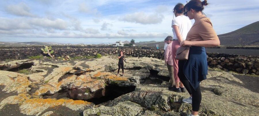 Lanzarote: Timanfaya Natural Park Trekking Tour - The 8 km Circular Trek: What the Walk Is Like