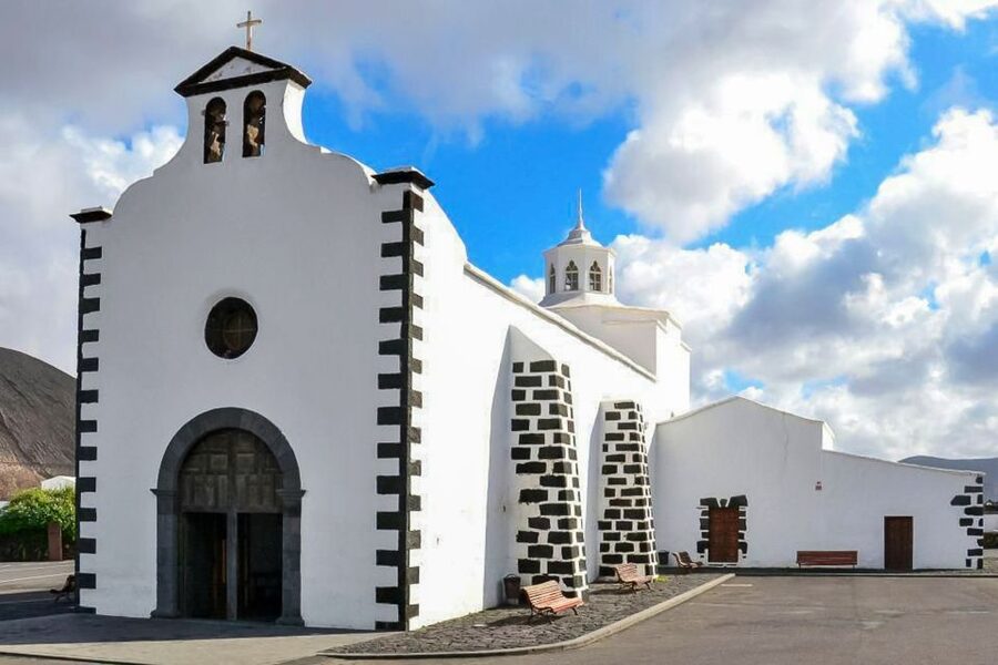 Lanzarote: Timanfaya Park and Jameos del Agua Full-Day Tour - The lunch hour: optional meal, mixed quality, still manageable
