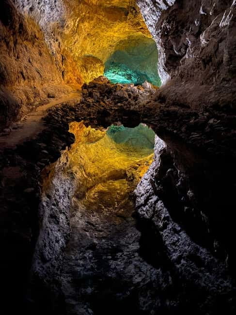 Lanzarote: Timanfaya Park, Jameos Agua, & Cueva Verdes Tour - Timing, bus rides, and how the day really flows