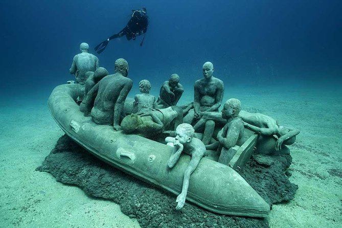 Museo Atlantico for non-certified divers - The boat transfer to the Museo Atlántico: the “rare attraction” moment