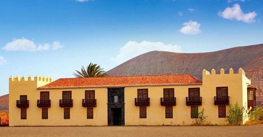 North Fuerteventura Island Tour from Lanzarote - La Oliva and an Aloe vera finca: what this stop is really for