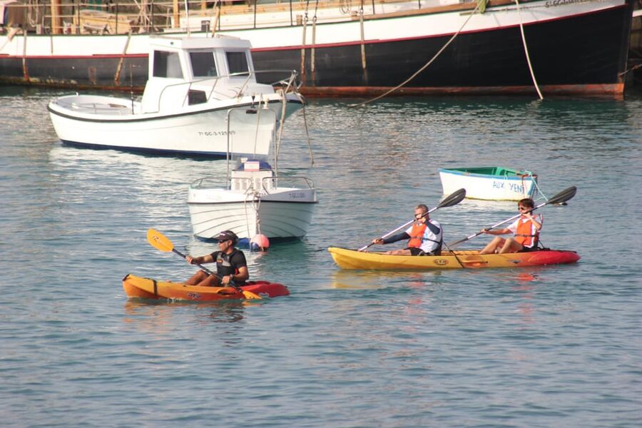 Papagayo: Kayak Experience in Los Ajaches Natural Monument - Kayaks, seating, and what “double kayak” means for you