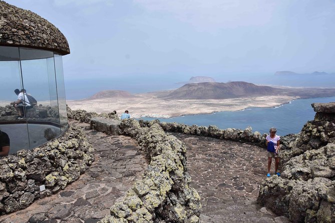 Premium Tour Timanfaya National Park and Cueva de Los Verdes - The Coach Ride, Pickup Timing, and How to Keep Your Day on Track