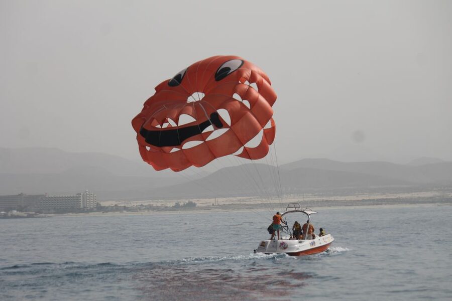 Puerto del Carmen: 10-Minute Parasailing Expereince - Key things to know before you go