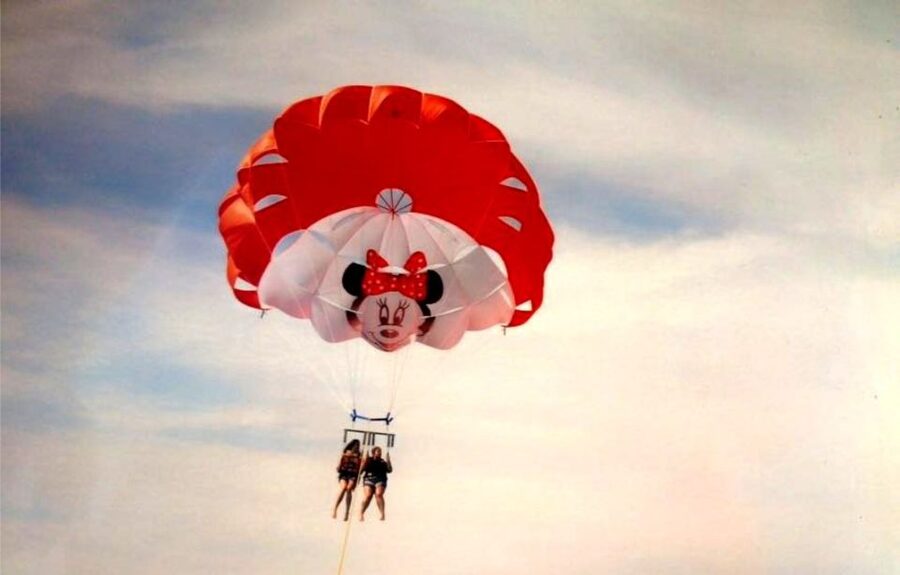 Puerto del Carmen: 10-Minute Parasailing Expereince - Who this parasailing experience fits best