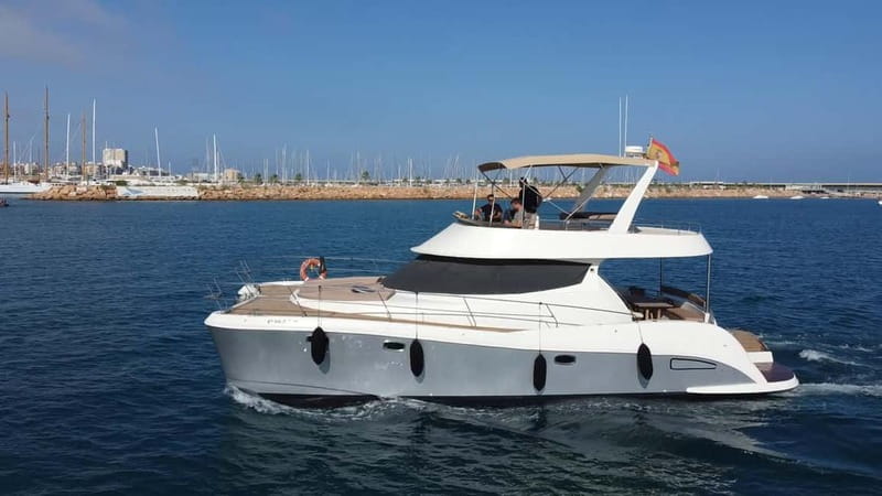 Puerto del Carmen: Private Sunset Catamaran Tour with Drinks - Why Lanzarote’s sunset looks better on a catamaran