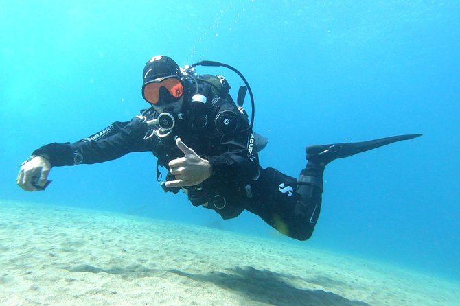 Scuba Diving in Lanzarote (for certified divers only) - Gear setup: what you get, what you bring, and what paperwork means