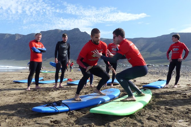 Surf class in Famara 9:15-12:00 or 11:45-14:30 (2h class) - What to do right after: plan your rest and your next stop