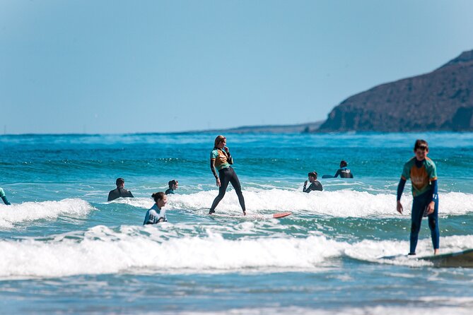 Surf Lesson for Beginners in Famara: Introduction in Surfing - What the 2-Hour Timing Feels Like (and Who Might Want Longer)