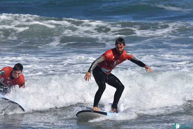 Surf lessons in Famara 9:15-14:30h (4 hours of class) - Famara Meets Calima Surf: The 09:15 Start