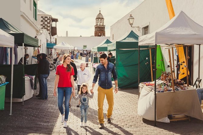 Teguise Market and La Graciosa Island Tour - Beach freedom on La Graciosa: how to make the most of your 2 hours